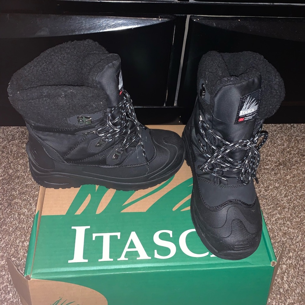 Snow Boots - Picture 3 of 3